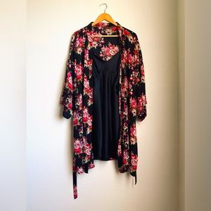 Floral kimono robe